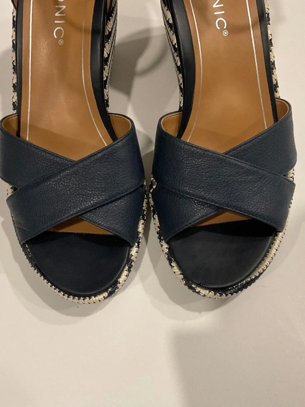 VIONIC Marina Wedge Sandal in Blue & White Size 8 LIKE NEW